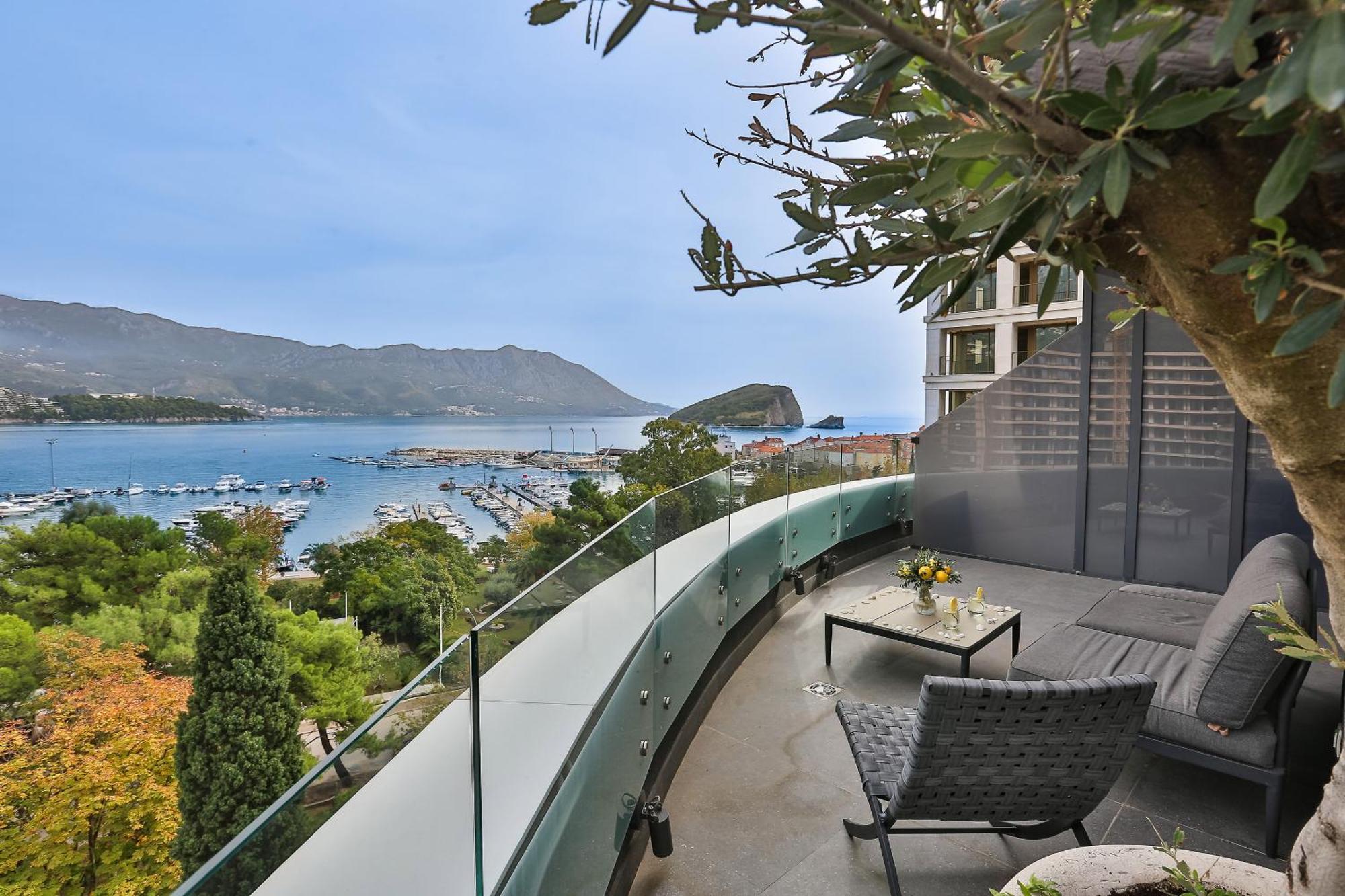 Royal Gardens Paradise Aparthotel 4*