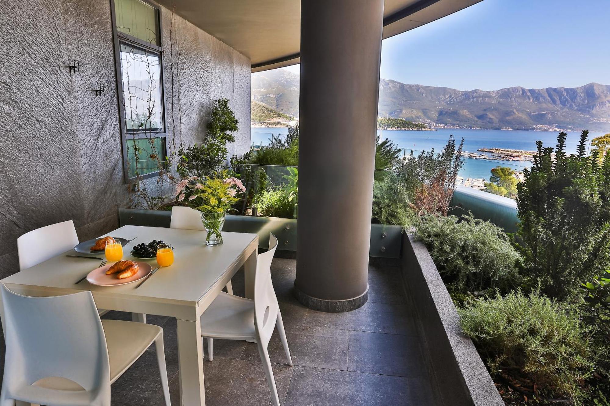 Royal Gardens Paradise Aparthotel Budva
