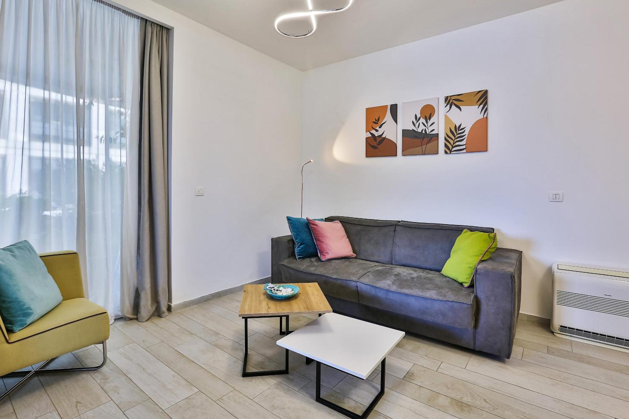 Royal Gardens Paradise Aparthotel 4*